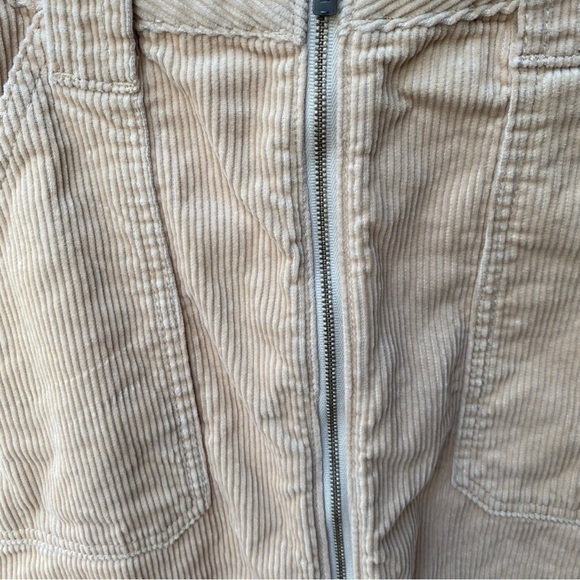 Hollister Ultra high Rise Corduroy Skirt I Size: 3 - Picture 7 of 11